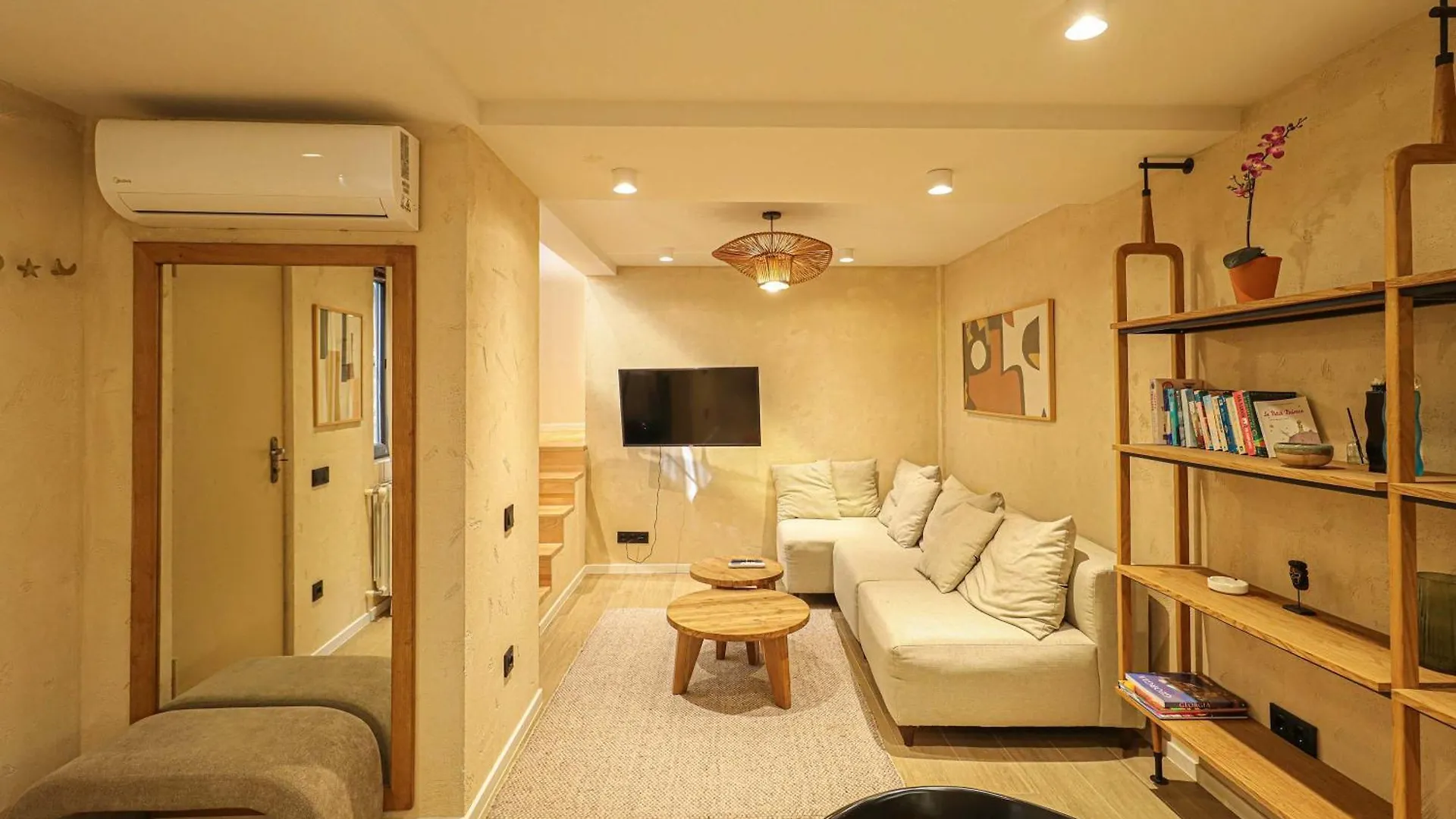 Newly Designed 2Br Apartment In Center-By Wehost تبليسي