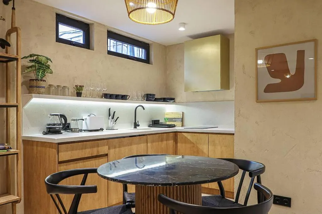 Newly Designed 2Br Apartment In Center-By Wehost Tbilisi