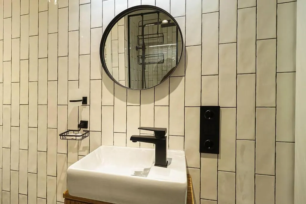Newly Designed 2Br Apartment In Center-By Wehost Tbilisi