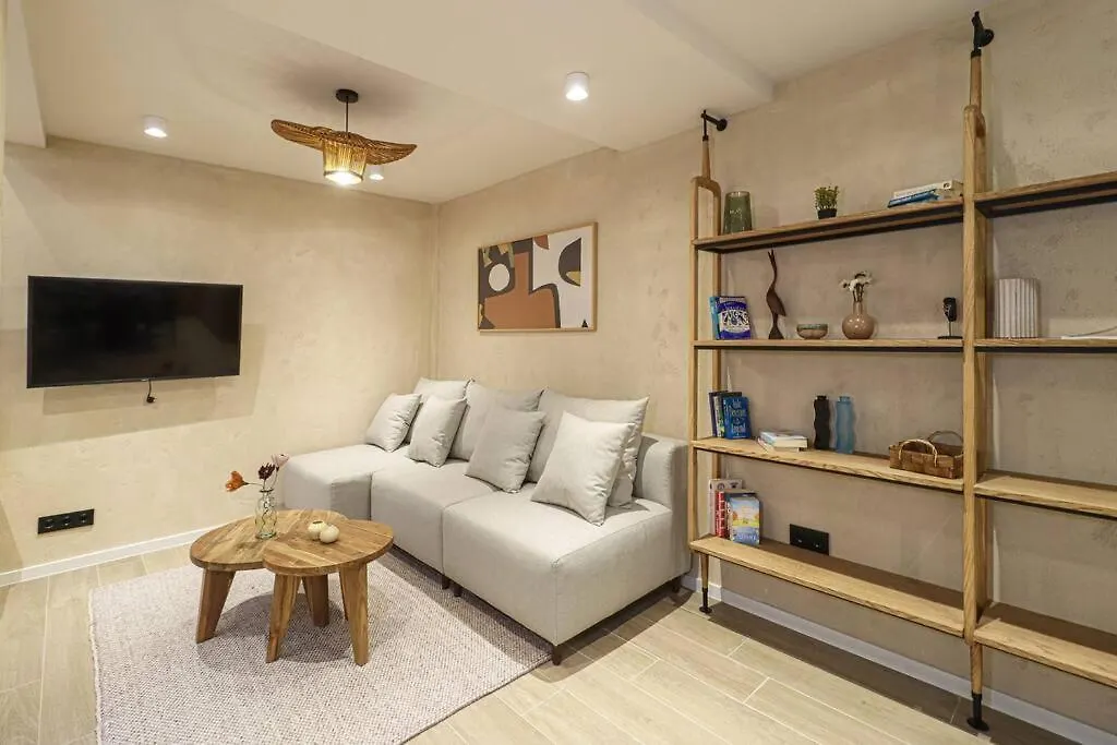 Newly Designed 2Br Apartment In Center-By Wehost Tbilisi Georgië