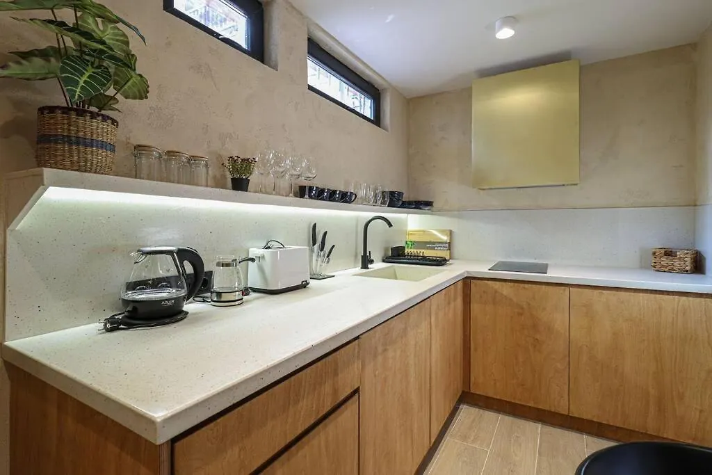 Newly Designed 2Br Apartment In Center-By Wehost Tbilisi