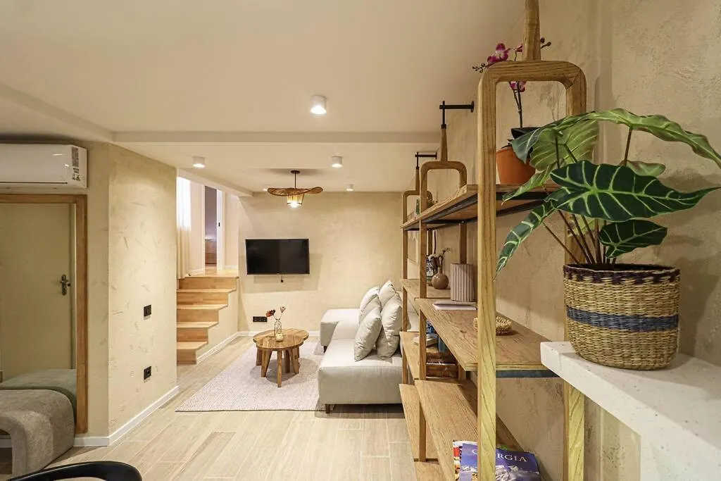 Newly Designed 2Br Apartment In Center-By Wehost Tbilisi 0*,
