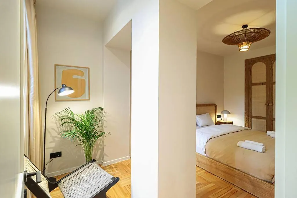 Newly Designed 2Br Apartment In Center-By Wehost Tbilisi Georgië