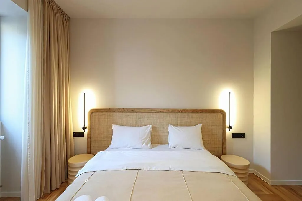 Newly Designed 2Br Apartment In Center-By Wehost Tbilisi