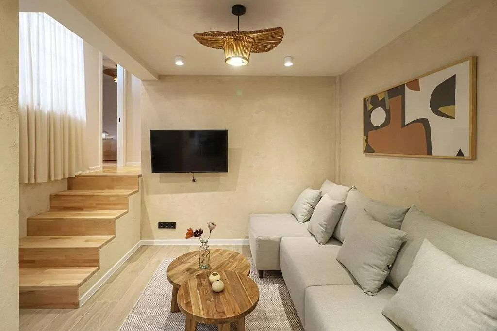 Newly Designed 2Br Apartment In Center-By Wehost Tbilisi