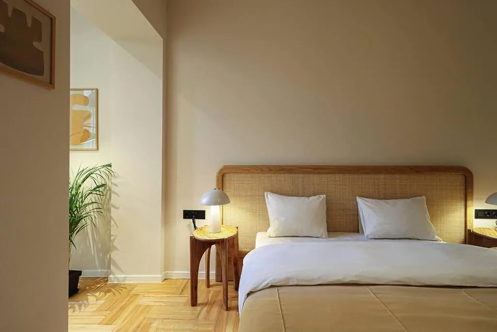 Newly Designed 2Br Apartment In Center-By Wehost Tbilisi